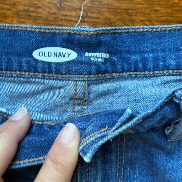 Old Navy Distressed Boyfriend Mid Rise Jean Shorts 6 - Picture 3 of 4